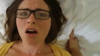 Aunt request not to cum inside her pussy